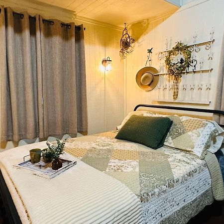Acorn Hideaways Canton Unwind At Green Gables Suite For Up To 3 Екстер'єр фото
