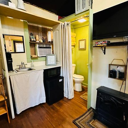 Acorn Hideaways Canton Unwind At Green Gables Suite For Up To 3 Екстер'єр фото