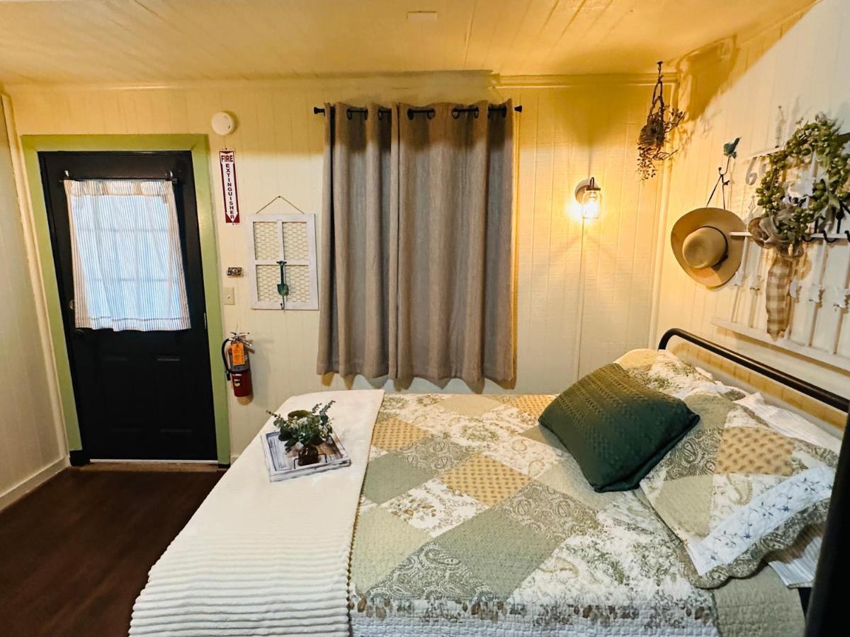 Acorn Hideaways Canton Unwind At Green Gables Suite For Up To 3 Екстер'єр фото